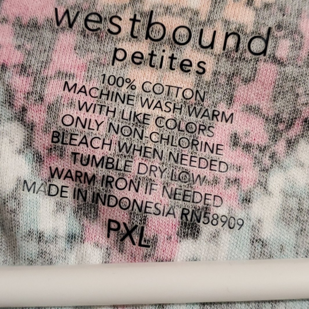 Ladies top. - Picture 2 of 4